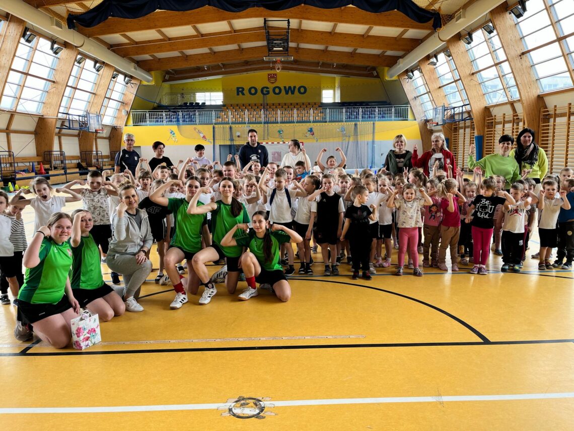 ZDJĘCIE GRUPOWE