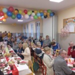 Dziadkowie przy stole