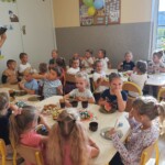 Słodki poczęstunek grupy Wiewiórek i Skrzaty