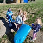 Zbieranie śmieci przez dzieci