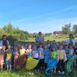 Zdęcie grupowe Smerfów i Skrzatów