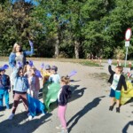 Zbieranie śmieci przez dzieci