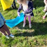 Zbieranie śmieci przez dzieci