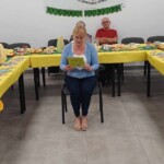 Seniorzy czytają