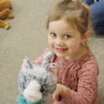 Dziewczynka z pluszakiem