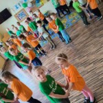 Wspólne zabawy Wiewiórki i Leśnych Duszków