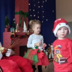 Dzieci z Mikołajem